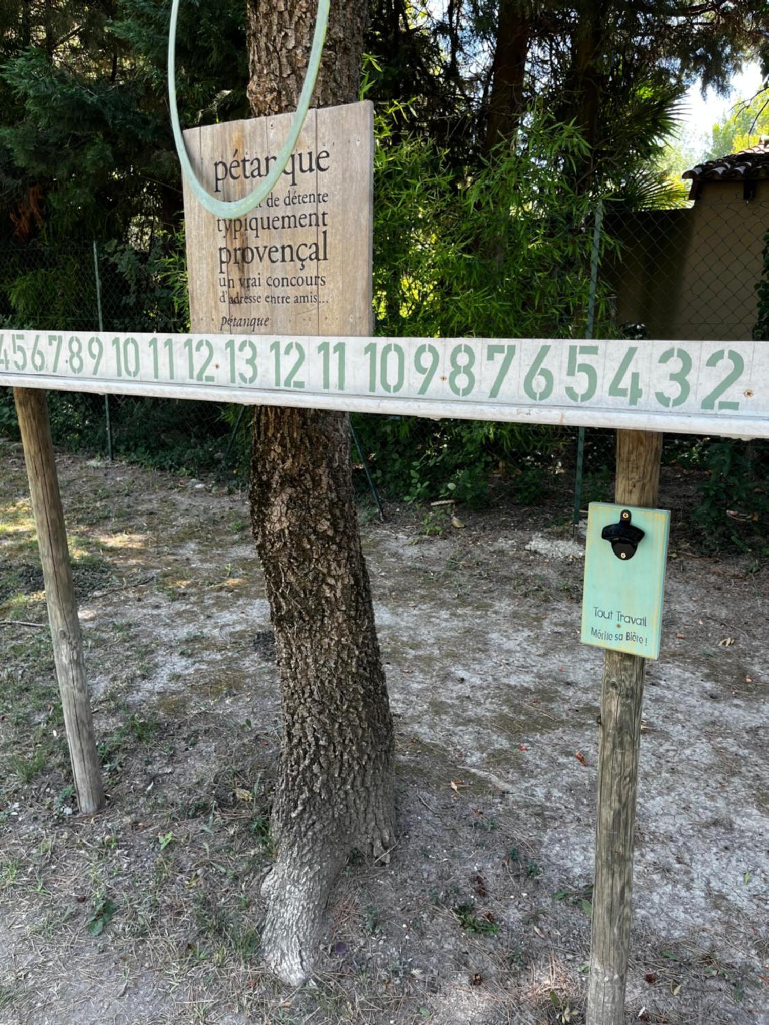 Le Mas De Trevouse Saint-Saturnin-lès-Avignon Dış mekan fotoğraf