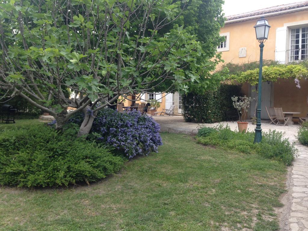 Le Mas De Trevouse Saint-Saturnin-lès-Avignon Dış mekan fotoğraf