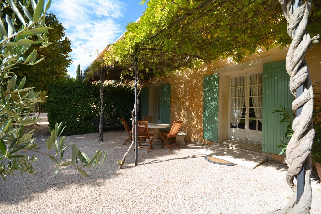 Le Mas De Trevouse Saint-Saturnin-lès-Avignon Dış mekan fotoğraf