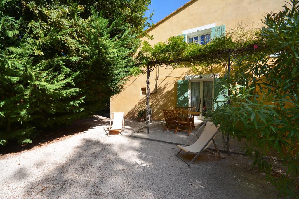 Le Mas De Trevouse Saint-Saturnin-lès-Avignon Dış mekan fotoğraf