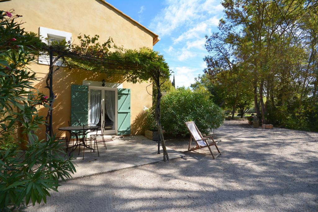 Le Mas De Trevouse Saint-Saturnin-lès-Avignon Dış mekan fotoğraf